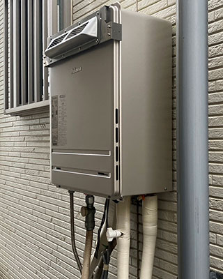 2023年2月12日、横浜市磯子区にお住まいT様宅のガス給湯器、ノーリツ「GT-C2042SAWX-MB」をパロマ「FH-E2022SAWL」にお取替させていただきました。