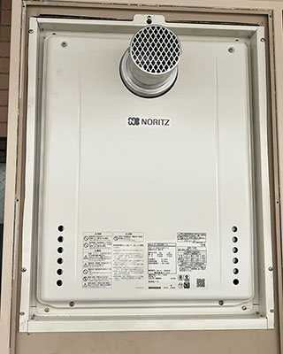 2022年12月22日、川崎市川崎区にお住まいS様宅のガス給湯器、ノーリツ「GT-2000SAW-T」をノーリツ「GT-2060SAWX-T-2 BL」にお取替させていただきました。