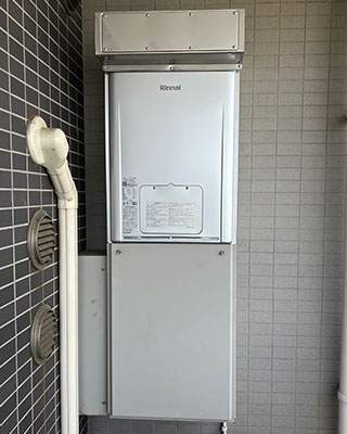 2023年6月4日、横浜市神奈川区にお住まいT様宅のガス給湯器、東京ガス「IT4203ARS2AW3CU(RUFH-K2400AA2-3)」をリンナイ「RUFH-E2407AW2-3」にお取替させていただきました。