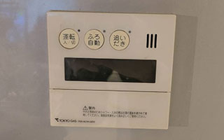台所リモコン施工前