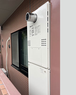 2023年5月13日、東京都板橋区にお住まいT様宅のガス給湯器をノーリツ「GTH-2454AW3H-T BL」にお取替させていただきました。