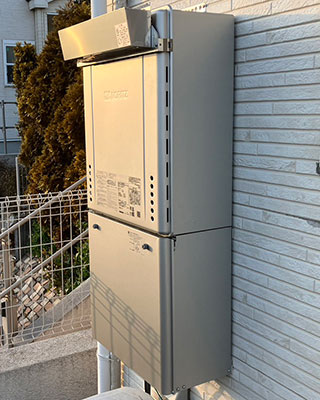 2023年2月23日、横浜市泉区にお住まいF様宅のガス給湯器、ノーリツ「GT-2450SAWX」をノーリツ「GT-C2462SAWX-2 BL」にお取替させていただきました。