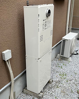 2023年3月31日、横浜市緑区にお住まいK様宅のTES熱源機、東京ガス「IT4203ARSSW6CU(RUFH-K2400SAW2-6)」をノーリツ「GTH-C2460AW3H-1 BL」にお取替させていただきました。