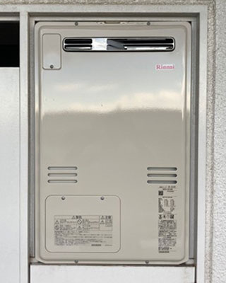 2023年8月1日、横浜市都筑区にお住まいY様宅のガス給湯器、東京ガス「IT2803BRSAQ(RUFH-V1613AW(A))」をリンナイ「RUFH-A1610AW」にお取替させていただきました。