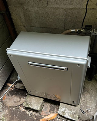 2023年5月28日、東京都文京区にお住まいK様宅のガス給湯器、ノーリツ「GT-C2052SARX」をノーリツ「GT-C2062SARX-2 BL」にお取替させていただきました。