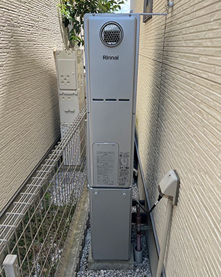 2023年7月17日、川崎市中原区にお住まいK様宅のガス給湯器、東京ガス「IT4207LRSAW3CU(RUFH-SK2400AW2-3(A))」をリンナイ「RUFH-SE2408AW2-3」にお取替させていただきました。