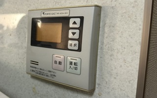 台所リモコン施工前