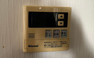 台所リモコン施工前
