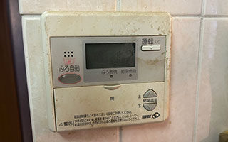 台所リモコン施工前