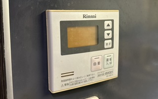 台所リモコン施工前