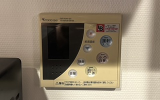 台所リモコン施工前